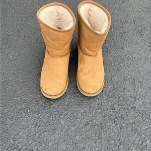 Ugg Tan Shearling-Lined Boots